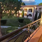 Bord De En Corse Avec 2 Piscines 100 Metres De La Linguizzetta