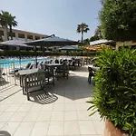 Apartment Bord De En Corse Avec 2 Piscines 100 Metres De La Linguizzetta