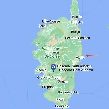 Bord De En Corse Avec 2 Piscines 100 Metres De La *