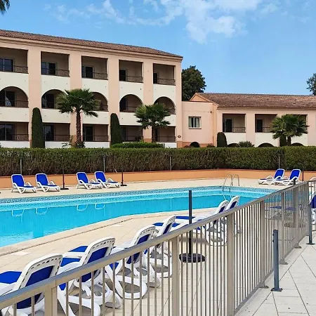 Bord De En Corse Avec 2 Piscines 100 Metres De La