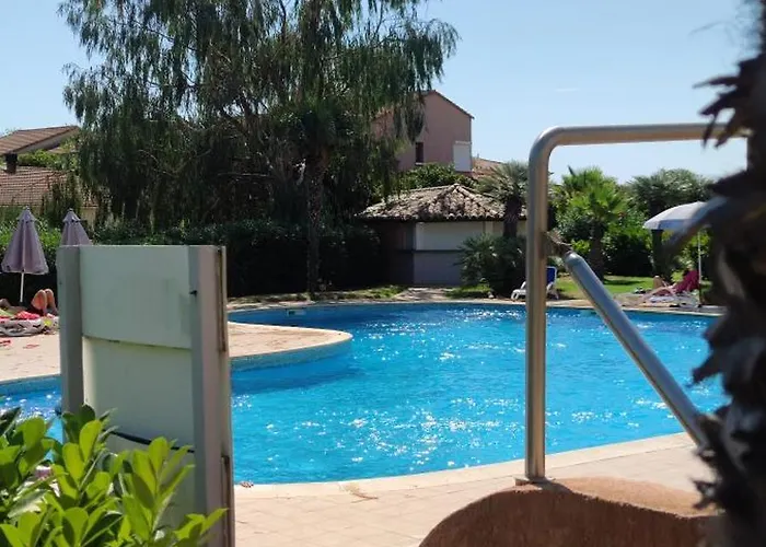 Bord De En Corse Avec 2 Piscines 100 Metres De La Linguizzetta